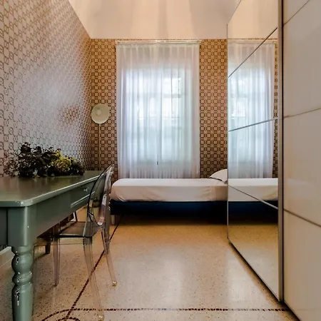 Prestigioso Alloggio In Dimora Storica Nel Centro Della Citta Bed & Breakfast *